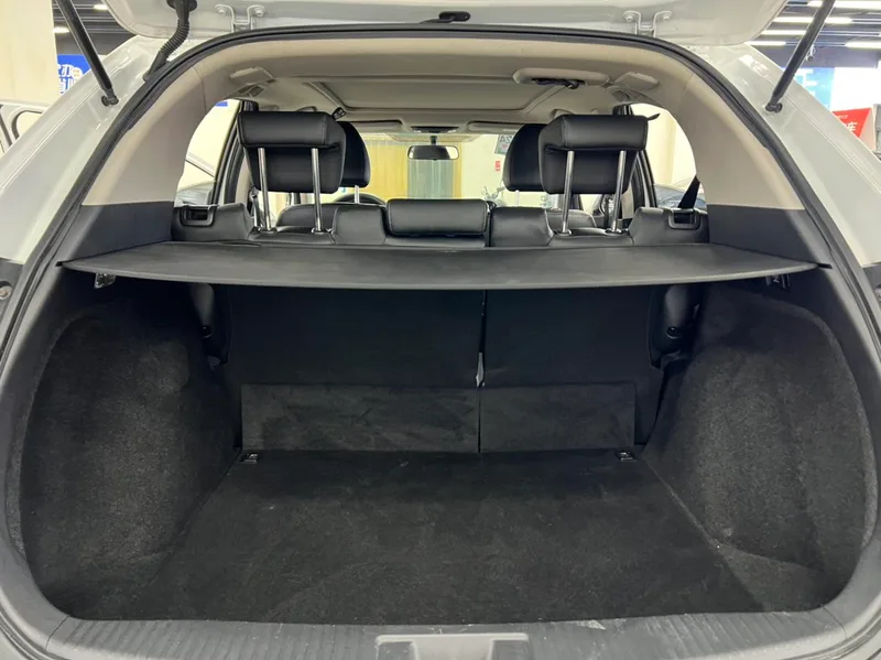 Honda Vezel 2017 1.8L CVT Pionero de tracción en dos ruedas interior foto 14 Honda Vezel 2017 1.8L CVT Pionero de tracción en dos ruedas interior foto 14