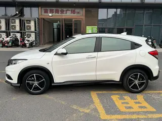 Honda Vezel 2020 1.5L CVT Version avant-gardiste extérieur photo 3 Honda Vezel 2020 1.5L CVT Version avant-gardiste extérieur photo 3