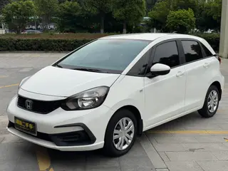 Honda Fit 2021 1.5L CVT Модная версия