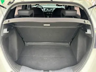 Honda Fit 2021 1.5L CVT Versión de moda interior foto 11 Honda Fit 2021 1.5L CVT Versión de moda interior foto 11