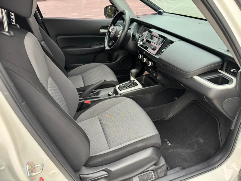 Honda Fit 2021 1.5L CVT Versión de moda interior foto 13 Honda Fit 2021 1.5L CVT Versión de moda interior foto 13