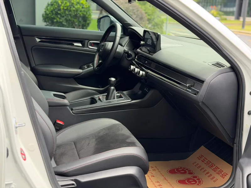 Honda Civic 2023 HATCHBACK 240TURBO Manual Extreme version interior photo 14 Honda Civic 2023 HATCHBACK 240TURBO Manual Extreme version interior photo 14