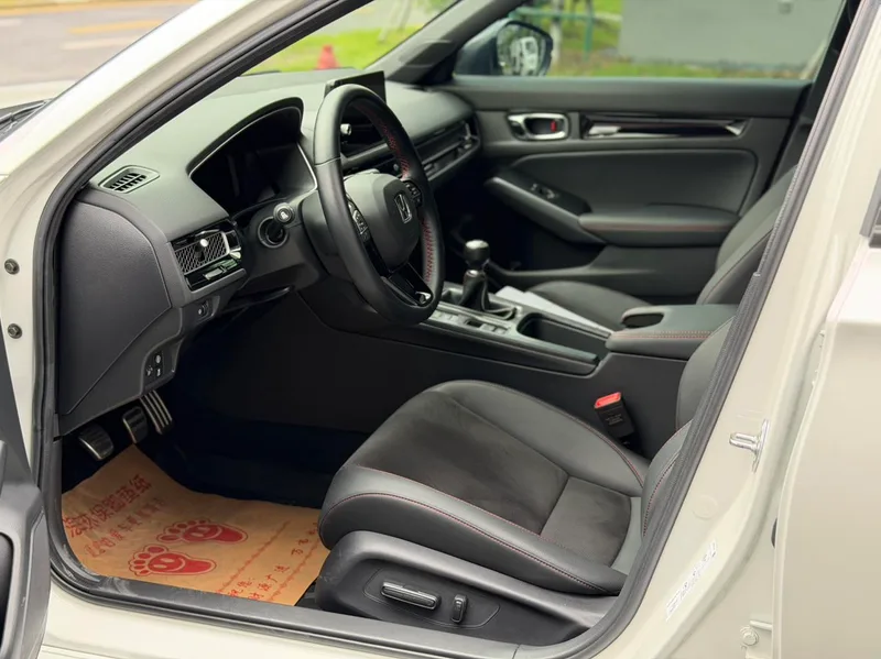 Honda Civic 2023 HATCHBACK 240TURBO Manual Extreme version interior photo 15 Honda Civic 2023 HATCHBACK 240TURBO Manual Extreme version interior photo 15