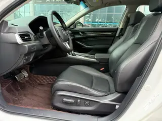 Honda Accord 2022 260TURBO Magic Night Premium Edition interior photo 6 Honda Accord 2022 260TURBO Magic Night Premium Edition interior photo 6
