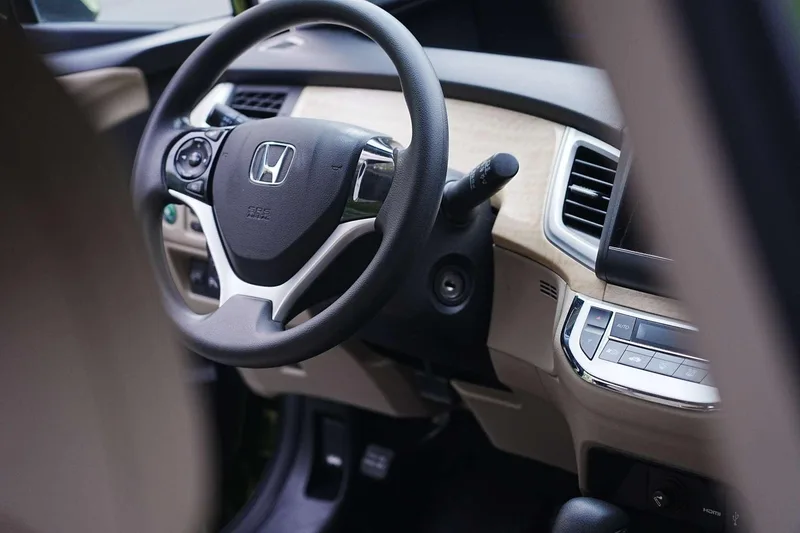 Honda Jade 2014 1.8L Auto Comfort Elite Edition 5 seat interior photo 14 Honda Jade 2014 1.8L Auto Comfort Elite Edition 5 seat interior photo 14