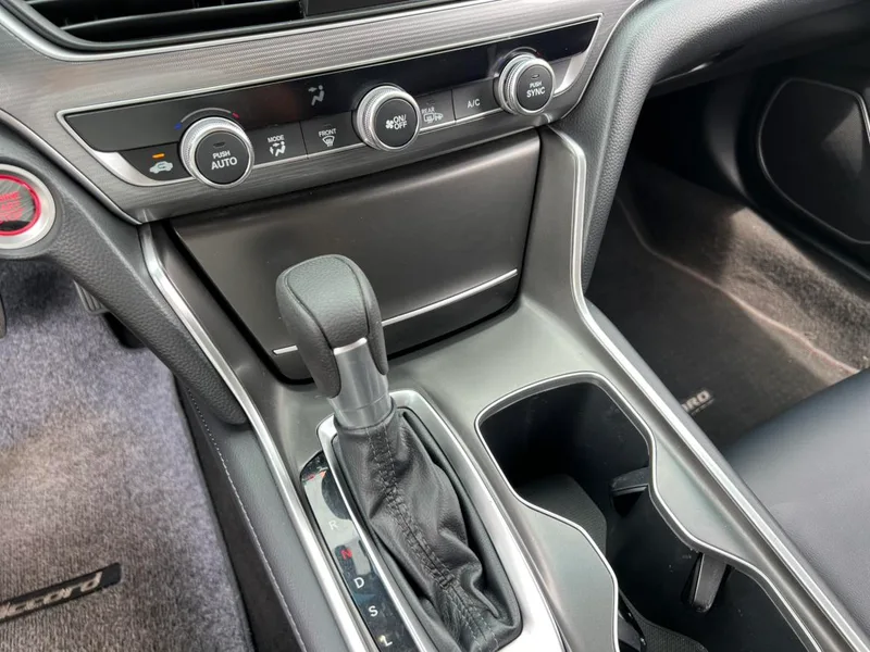 Honda Accord 2018 260TURBO Роскошная версия Страна VI интерьер фото 16