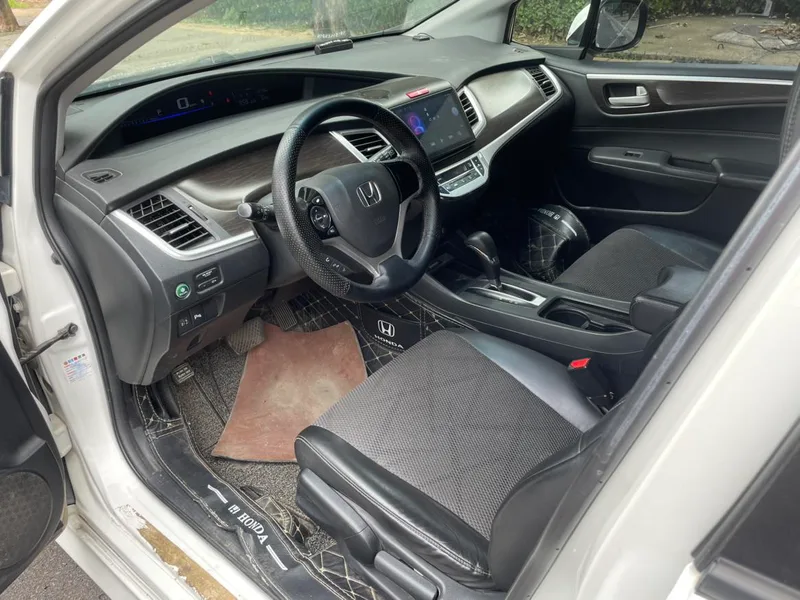 Honda Jade 2014 1.8L Auto Comfort Elite Edition 5 seat interior photo 7 Honda Jade 2014 1.8L Auto Comfort Elite Edition 5 seat interior photo 7