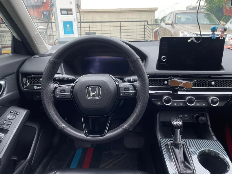 Honda Civic 2022 240TURBO CVT Dynamic Edition exterior photo 6