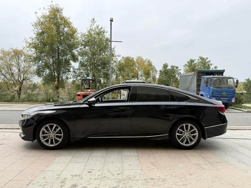 Honda Accord 2022 260TURBO Version de luxe extérieur photo 4 Honda Accord 2022 260TURBO Version de luxe extérieur photo 4