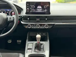 Honda Civic 2023 HATCHBACK 240TURBO Manual Extreme version interior photo 14 Honda Civic 2023 HATCHBACK 240TURBO Manual Extreme version interior photo 14
