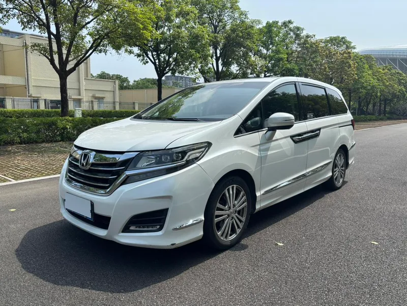 Honda Elysion 2016 2.4L Edición de moda exterior foto 1 Honda Elysion 2016 2.4L Edición de moda exterior foto 1