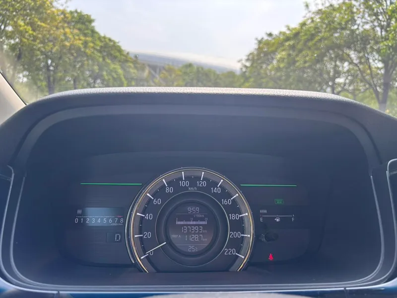 Honda Elysion 2016 2.4L Edición de moda interior foto 11 Honda Elysion 2016 2.4L Edición de moda interior foto 11
