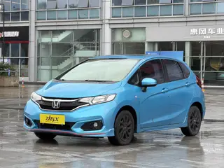 Honda Fit 2018 1.5L CVT Прилив бег Версия