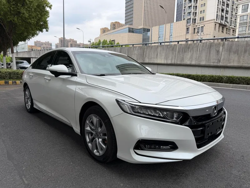 Honda Accord 2018 260TURBO Version de luxe État VI extérieur photo 3