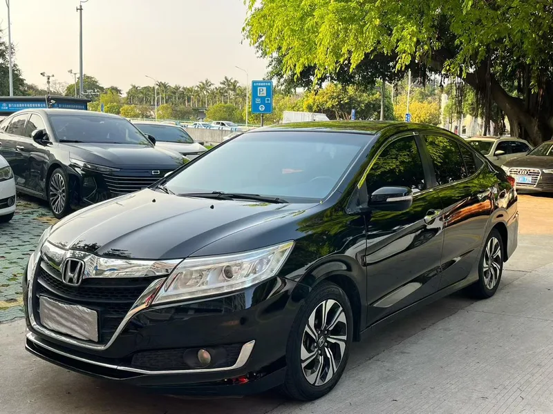 Honda Crider 2016 1.8L CVT Luxury Edition exterior photo 1 Honda Crider 2016 1.8L CVT Luxury Edition exterior photo 1