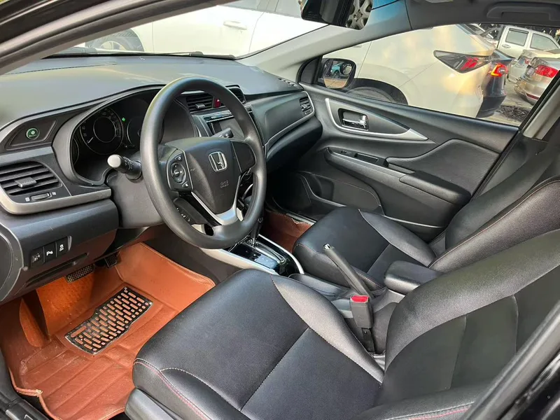 Honda Crider 2016 1.8L CVT Luxury Edition interior photo 7 Honda Crider 2016 1.8L CVT Luxury Edition interior photo 7