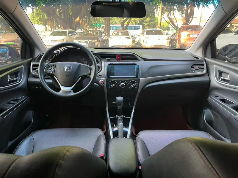 Honda Crider 2016 1.8L CVT Luxury Edition interior photo 9 Honda Crider 2016 1.8L CVT Luxury Edition interior photo 9