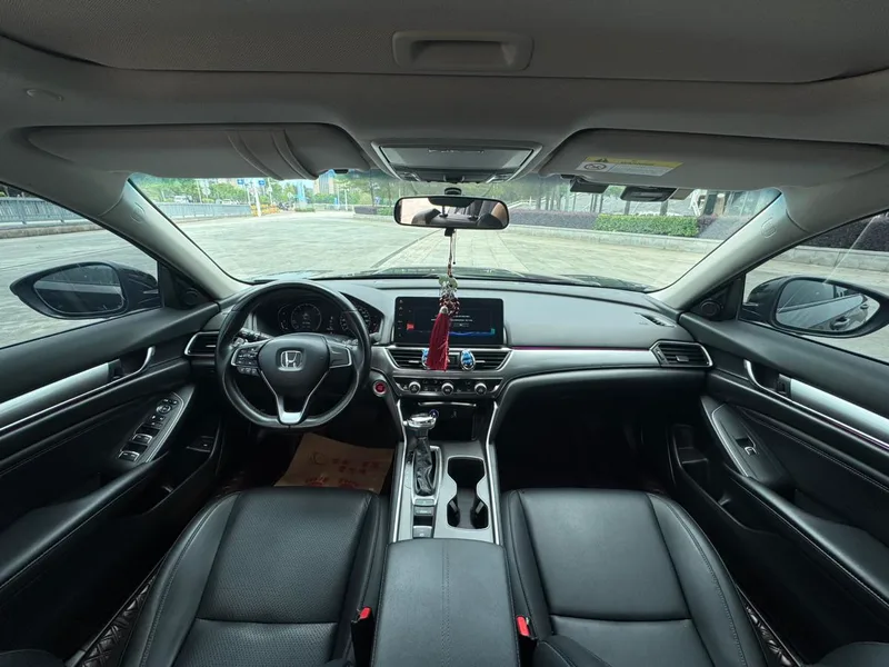 Honda Accord 2022 260TURBO Luxury Edition interior photo 6