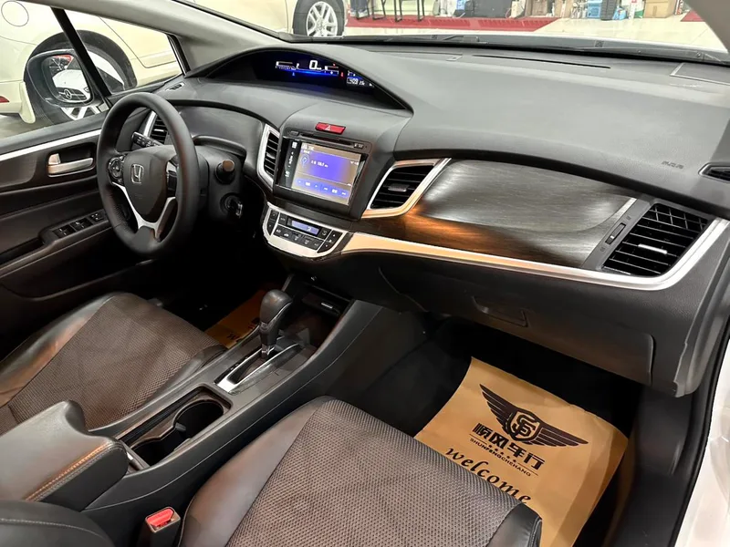 Honda Jade 2014 1.8L Auto Comfort Elite Edition 5 seat exterior photo 10 Honda Jade 2014 1.8L Auto Comfort Elite Edition 5 seat exterior photo 10