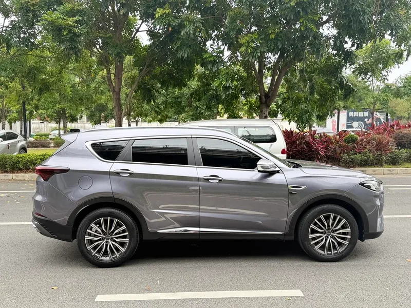 Jetour X70 PLUS 2023 1.5T DCT Brave person PLUS 5 seat exterior photo 7 Jetour X70 PLUS 2023 1.5T DCT Brave person PLUS 5 seat exterior photo 7