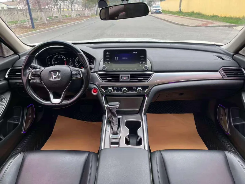 Honda Accord 2018 260TURBO Version d'élite État VI intérieur photo 14 Honda Accord 2018 260TURBO Version d'élite État VI intérieur photo 14