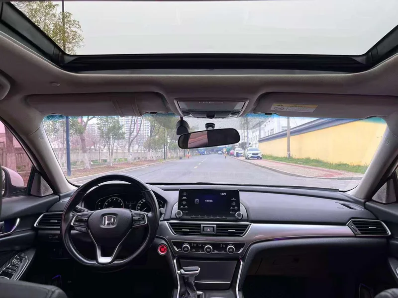 Honda Accord 2018 260TURBO Version d'élite État VI intérieur photo 15 Honda Accord 2018 260TURBO Version d'élite État VI intérieur photo 15