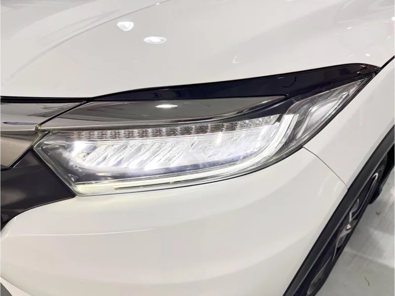 Honda Vezel 2020 1.5L CVT Luxury Edition interior photo 15 Honda Vezel 2020 1.5L CVT Luxury Edition interior photo 15