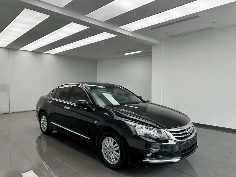 Honda Accord 2013 2.0L LX экстерьер фото 3