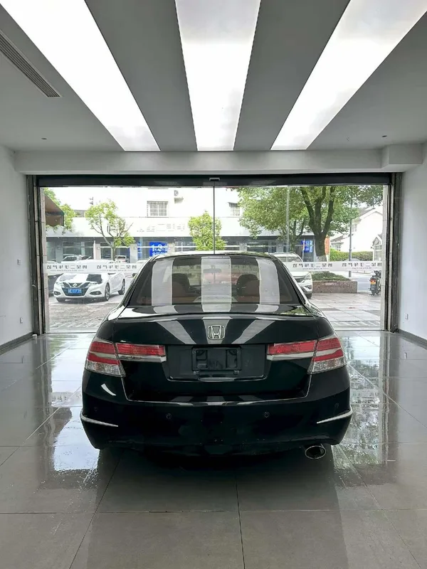 Honda Accord 2013 2.0L LX интерьер фото 8