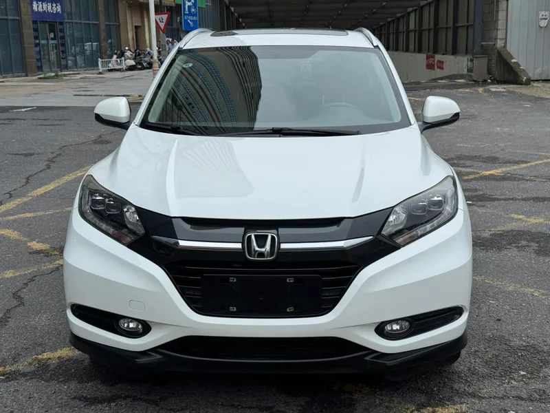 Honda Vezel 2017 1.8L CVT Two-wheel drive elite model exterior photo 2 Honda Vezel 2017 1.8L CVT Two-wheel drive elite model exterior photo 2