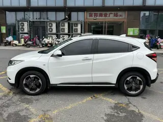 Honda Vezel 2017 1.8L CVT Two-wheel drive elite model exterior photo 3 Honda Vezel 2017 1.8L CVT Two-wheel drive elite model exterior photo 3
