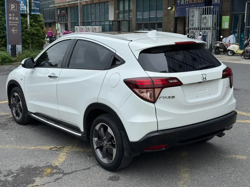 Honda Vezel 2017 1.8L CVT Two-wheel drive elite model exterior photo 4 Honda Vezel 2017 1.8L CVT Two-wheel drive elite model exterior photo 4