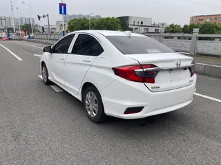 Honda Greiz 2016 1.5L CVT Classic Edition exterior photo 3