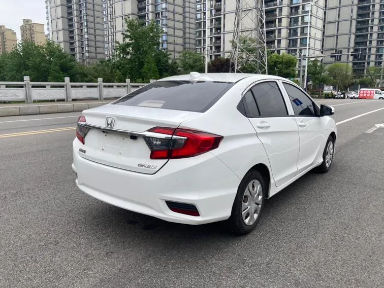 Honda Greiz 2016 1.5L CVT Classic Edition exterior photo 4