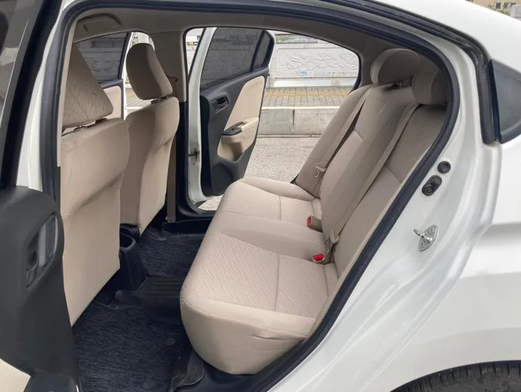 Honda Greiz 2016 1.5L CVT Classic Edition interior photo 13