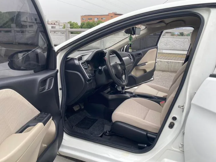 Honda Greiz 2016 1.5L CVT Classic Edition interior photo 14