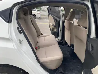Honda Greiz 2016 1.5L CVT Classic Edition interior photo 16