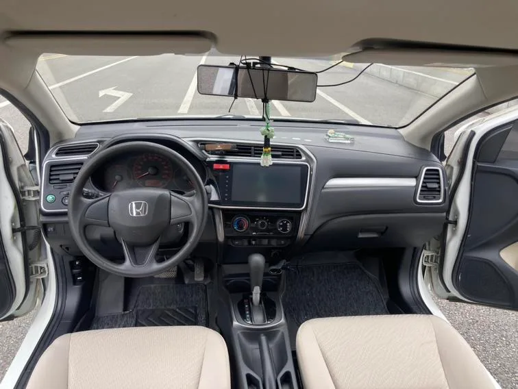 Honda Greiz 2016 1.5L CVT Classic Edition interior photo 17