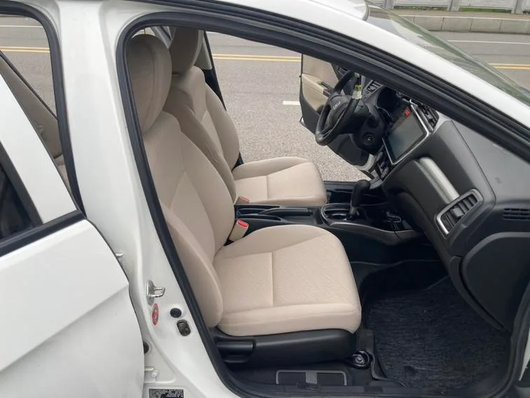 Honda Greiz 2016 1.5L CVT Classic Edition interior photo 20
