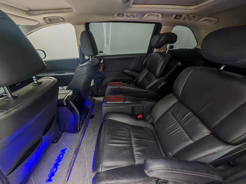 Honda Elysion 2016 2.4L Edición de lujo interior foto 6 Honda Elysion 2016 2.4L Edición de lujo interior foto 6