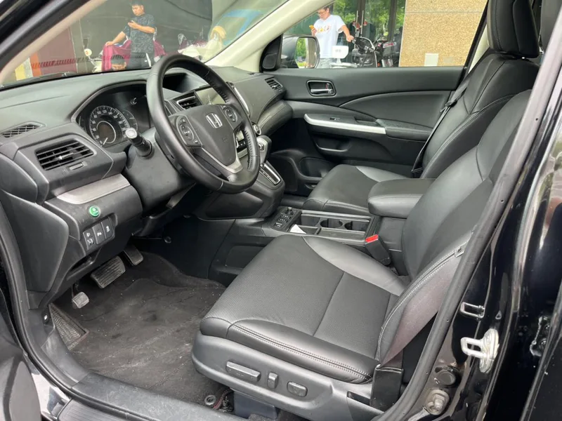 Honda CR-V 2015 2.4L Two-wheel drive luxury edition interior photo 7