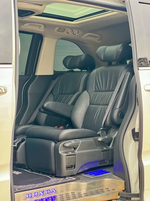 Honda Odyssey 2018 2.4L Smart Edition exterior photo 6 Honda Odyssey 2018 2.4L Smart Edition exterior photo 6