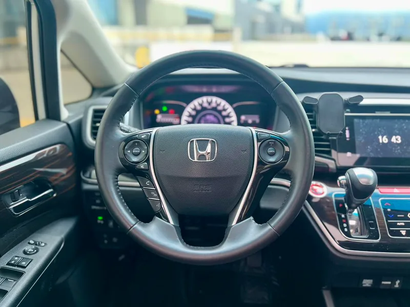 Honda Odyssey 2018 2.4L Smart Edition interior photo 10 Honda Odyssey 2018 2.4L Smart Edition interior photo 10