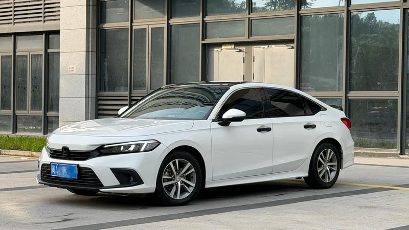 Honda Civic 2023 240TURBO CVT Version dynamique extérieur photo 1 Honda Civic 2023 240TURBO CVT Version dynamique extérieur photo 1