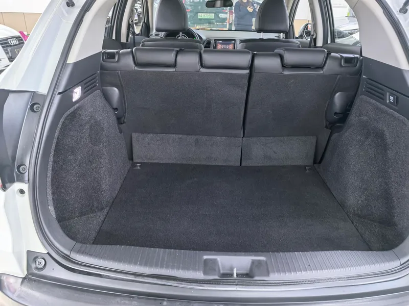 Honda Vezel 2019 1.5L CVT Pionero País V interior foto 20 Honda Vezel 2019 1.5L CVT Pionero País V interior foto 20