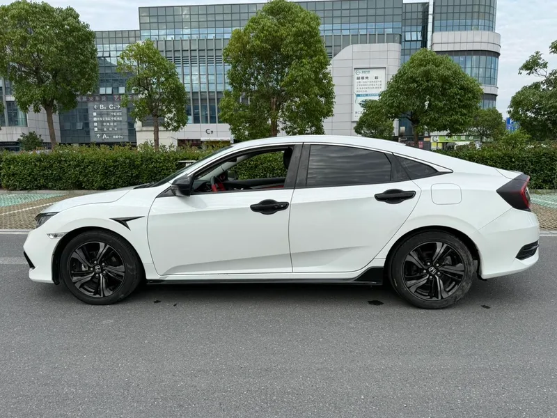 Honda Civic 2019 220TURBO CVT Combustion version Country VI exterior photo 4 Honda Civic 2019 220TURBO CVT Combustion version Country VI exterior photo 4