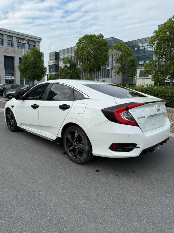 Honda Civic 2019 220TURBO CVT Combustion version Country VI interior photo 7 Honda Civic 2019 220TURBO CVT Combustion version Country VI interior photo 7