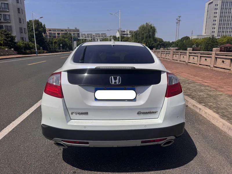 Honda Crosstour 2014 2.4L Luxury Edition exterior photo 4 Honda Crosstour 2014 2.4L Luxury Edition exterior photo 4