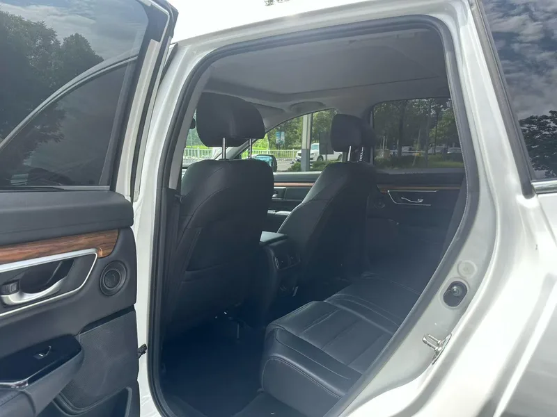 Honda CR-V 2017 240TURBO CVT Two-Drive Fashion Edition interior photo 6 Honda CR-V 2017 240TURBO CVT Two-Drive Fashion Edition interior photo 6