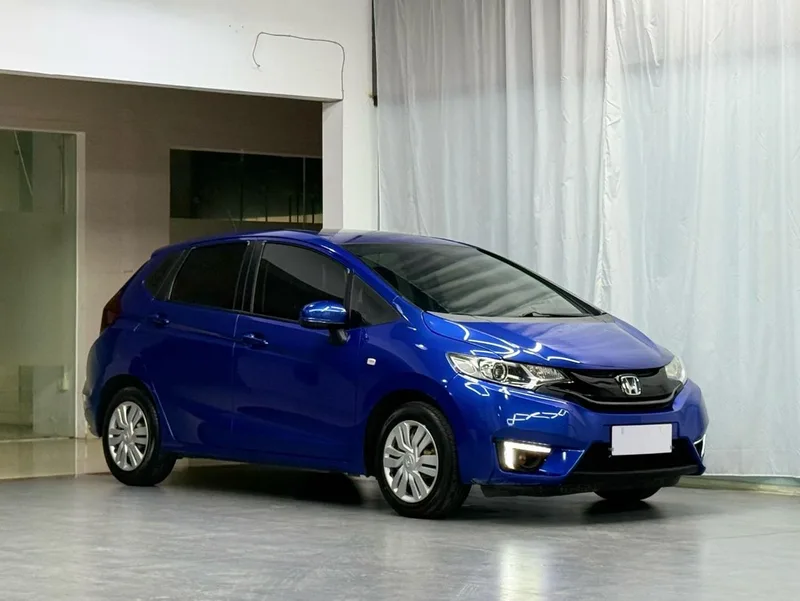 Honda Fit 2016 1.5L LXS CVT Comfortable skylight version exterior photo 3 Honda Fit 2016 1.5L LXS CVT Comfortable skylight version exterior photo 3